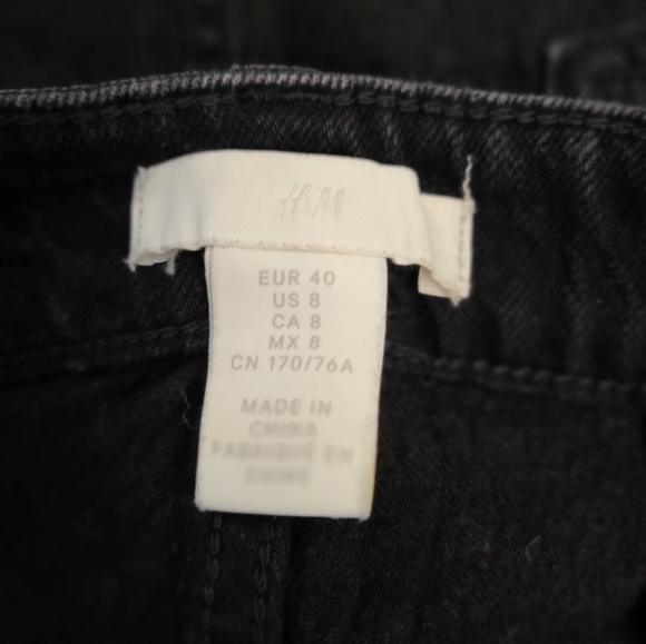 H&M High Rise Black Denim Shorts - Picture 4 of 7